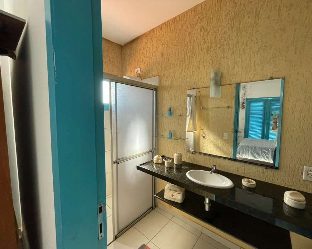 063327e1-be03-4110-8999-73baf18c7093