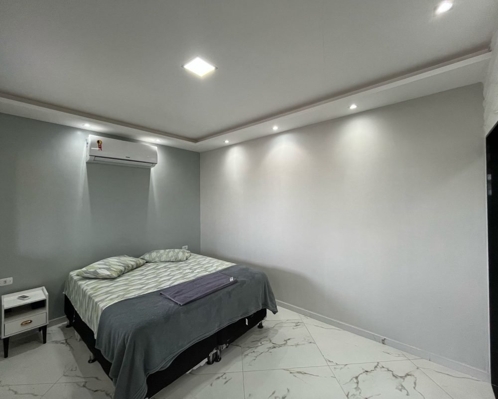 dc262860-1fc3-423b-8d30-ca21f3e8037d